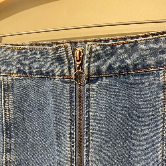 Altar’d State Y2K Inspired‎ Mini Jean Denim Zip-up Skirt Size Large - Picture 4 of 5
